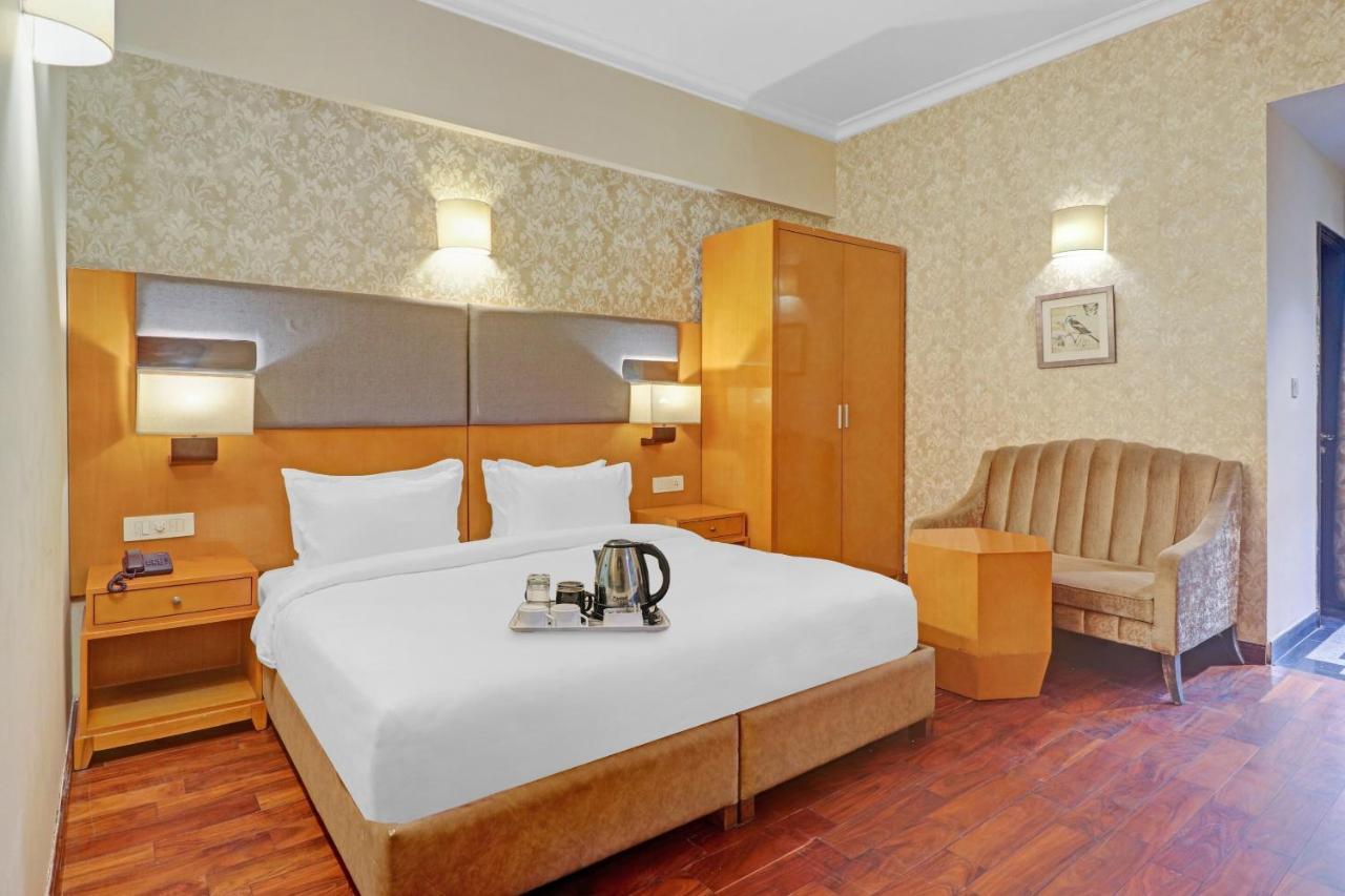 Oyo Townhouse 934 L'Elegant Hotel & Banquetby Ace Manor Ghaziabad Zewnętrze zdjęcie