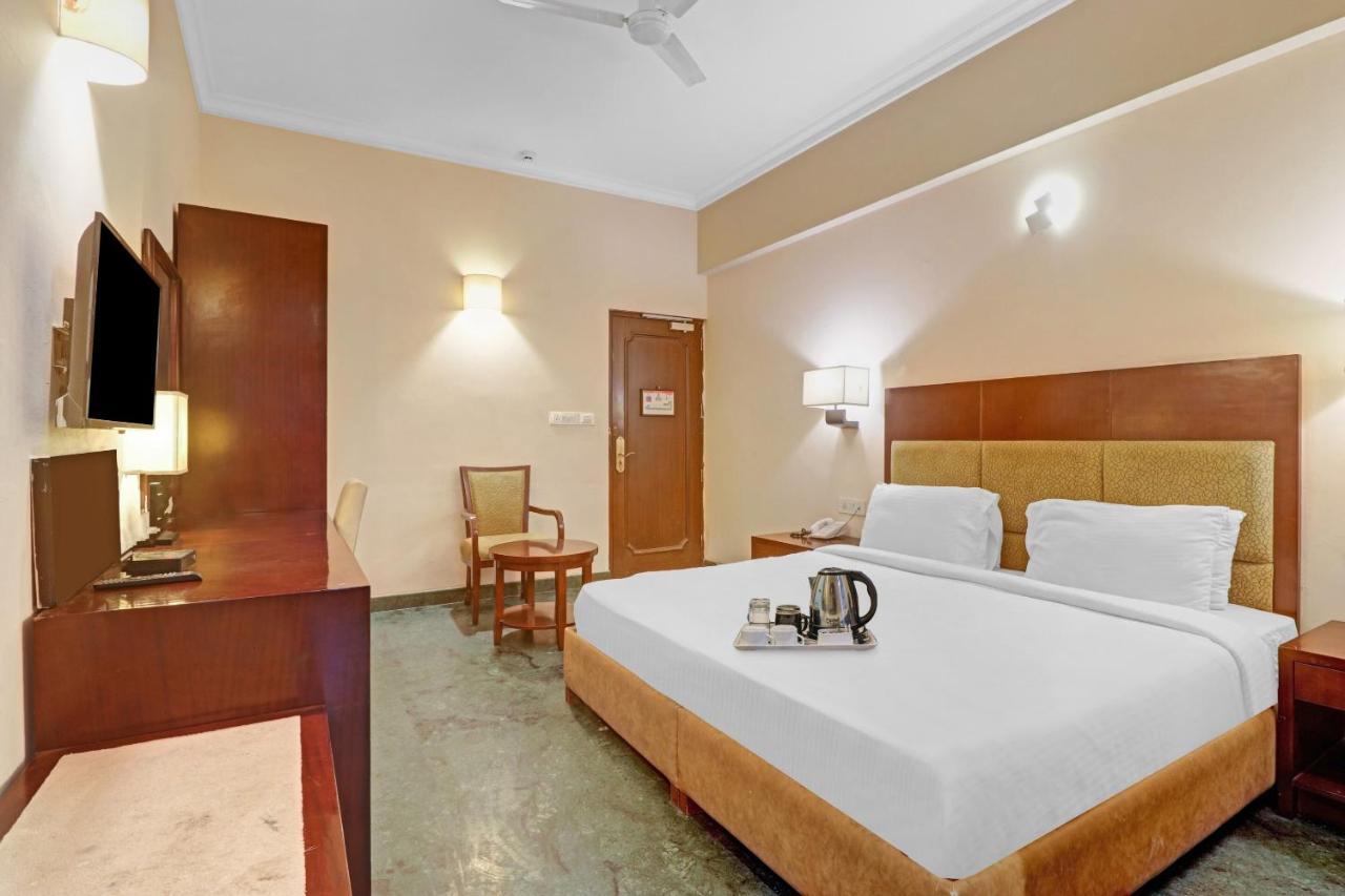 Oyo Townhouse 934 L'Elegant Hotel & Banquetby Ace Manor Ghaziabad Zewnętrze zdjęcie