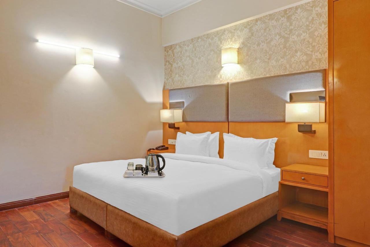 Oyo Townhouse 934 L'Elegant Hotel & Banquetby Ace Manor Ghaziabad Zewnętrze zdjęcie