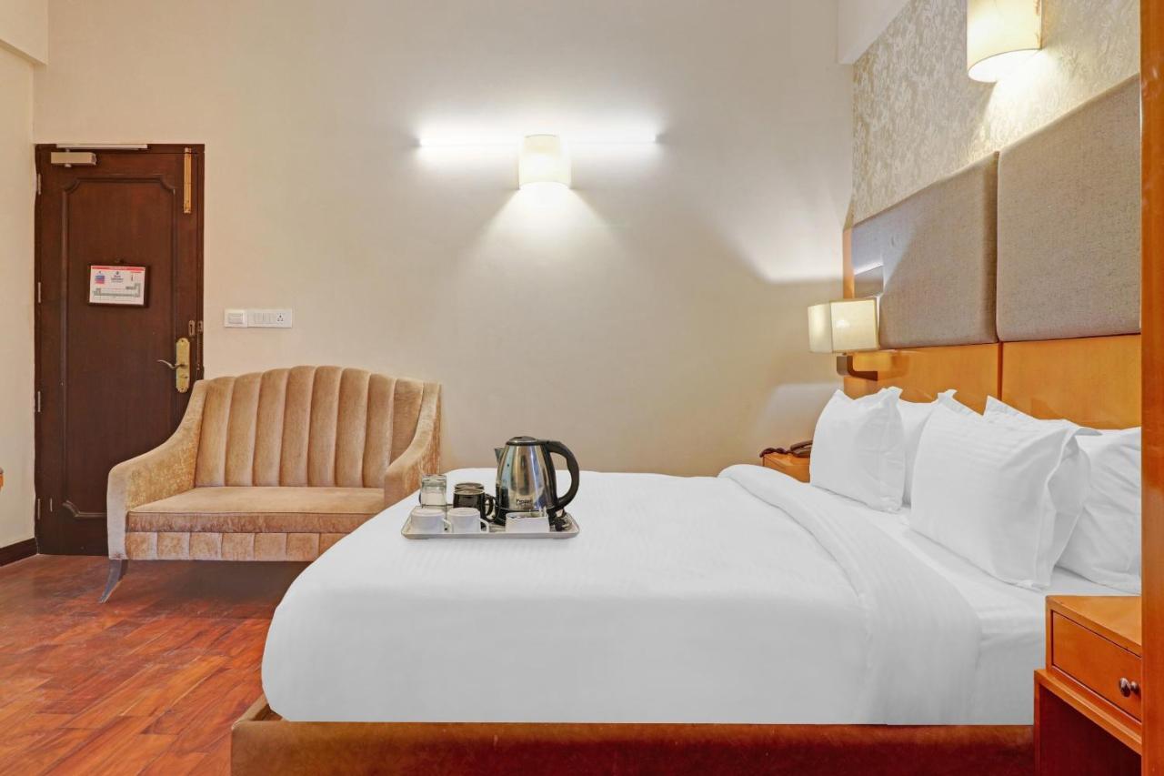 Oyo Townhouse 934 L'Elegant Hotel & Banquetby Ace Manor Ghaziabad Zewnętrze zdjęcie