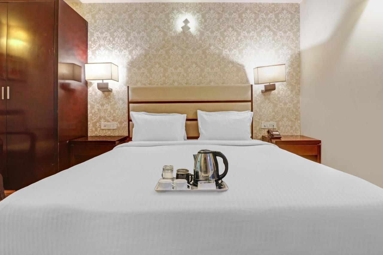 Oyo Townhouse 934 L'Elegant Hotel & Banquetby Ace Manor Ghaziabad Zewnętrze zdjęcie